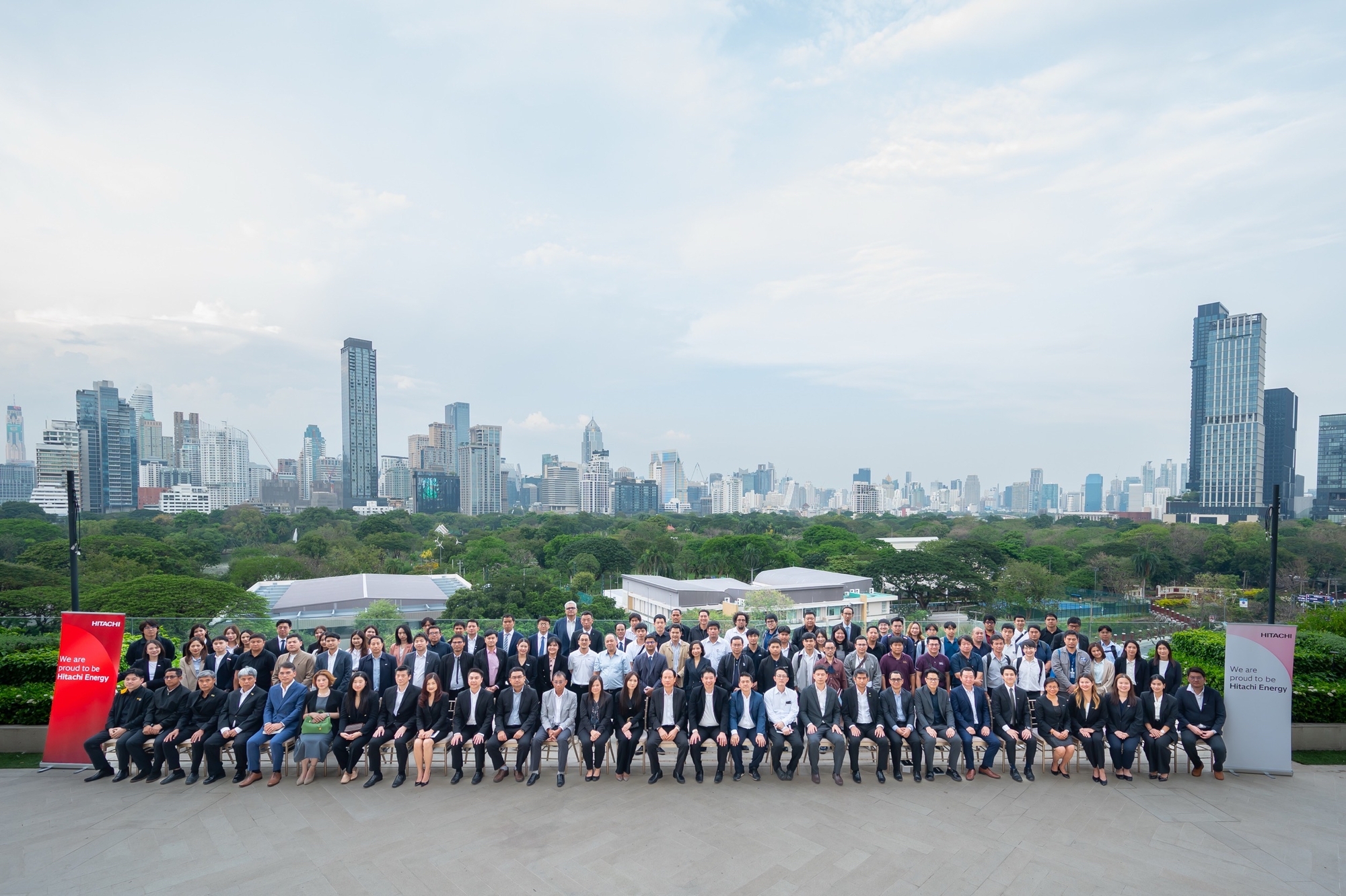 Hitachi Energy ตอกย้ำความมุ่งมั่นพัฒนาระบบพลังงานไทย จัดสัมมนาใหญ่แนะนำผลิตภัณฑ์ไฮบริดสวิตช์เกียร์และ EconiQ® ปลอดก๊าซ SF₆ พร้อมยกระดับสมาร์ทกริดของระบบไฟฟ้า